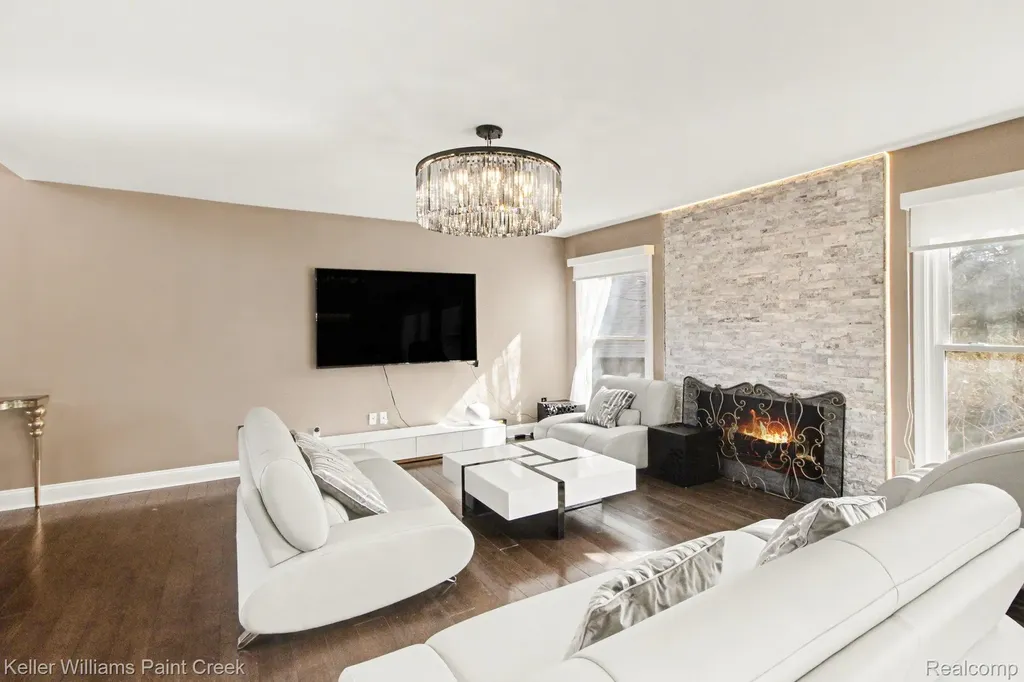 7365 Danbury Drive West Bloomfield Charter Township MI 48322