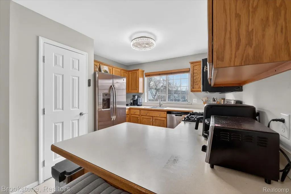 37744 Charter Oaks Boulevard Clinton Charter Township MI 48036