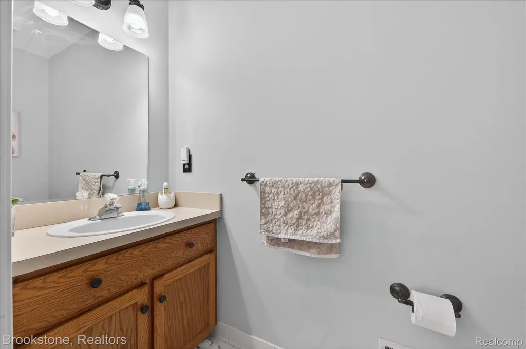 37744 Charter Oaks Boulevard Clinton Charter Township MI 48036