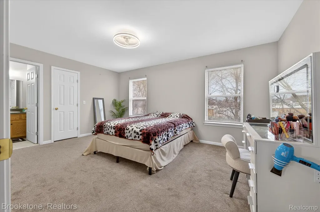 37744 Charter Oaks Boulevard Clinton Charter Township MI 48036