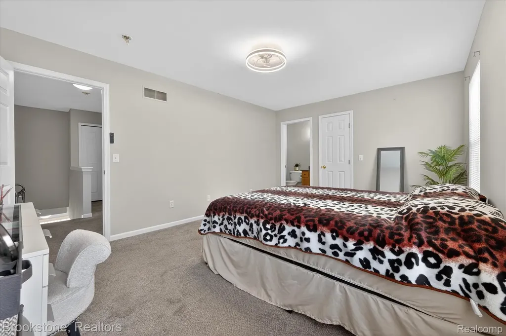 37744 Charter Oaks Boulevard Clinton Charter Township MI 48036