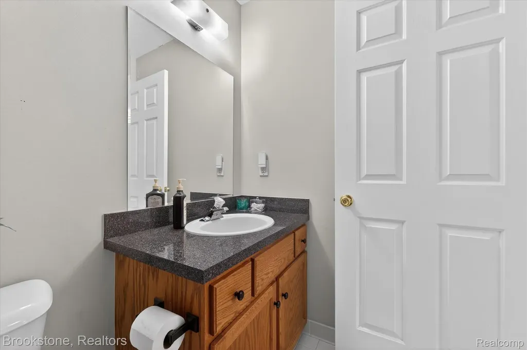 37744 Charter Oaks Boulevard Clinton Charter Township MI 48036