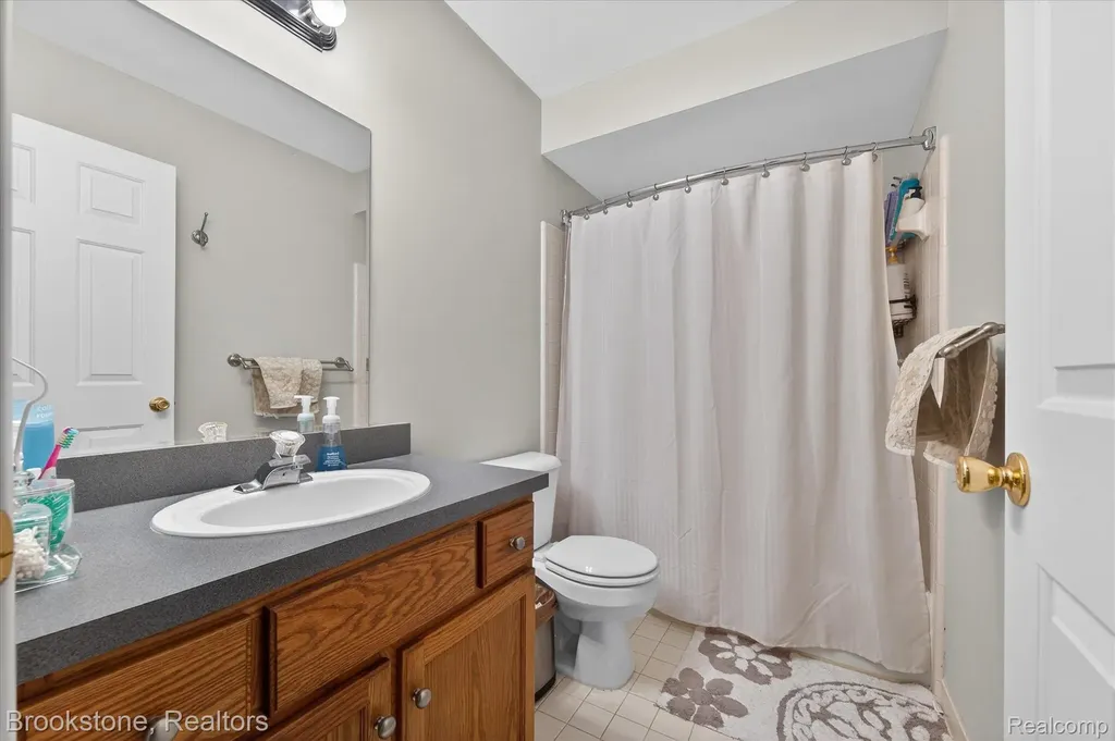 37744 Charter Oaks Boulevard Clinton Charter Township MI 48036