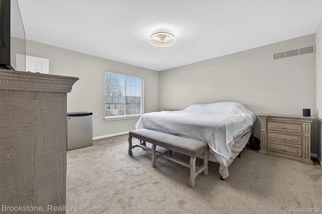 37744 Charter Oaks Boulevard Clinton Charter Township MI 48036