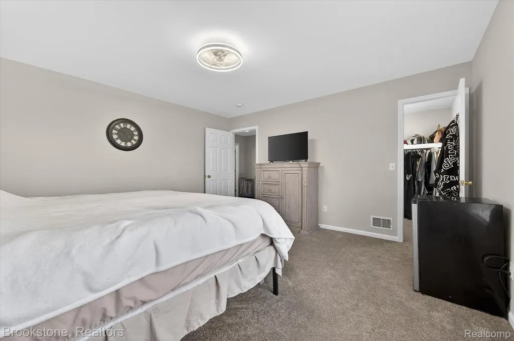 37744 Charter Oaks Boulevard Clinton Charter Township MI 48036