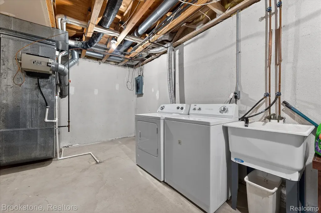 37744 Charter Oaks Boulevard Clinton Charter Township MI 48036