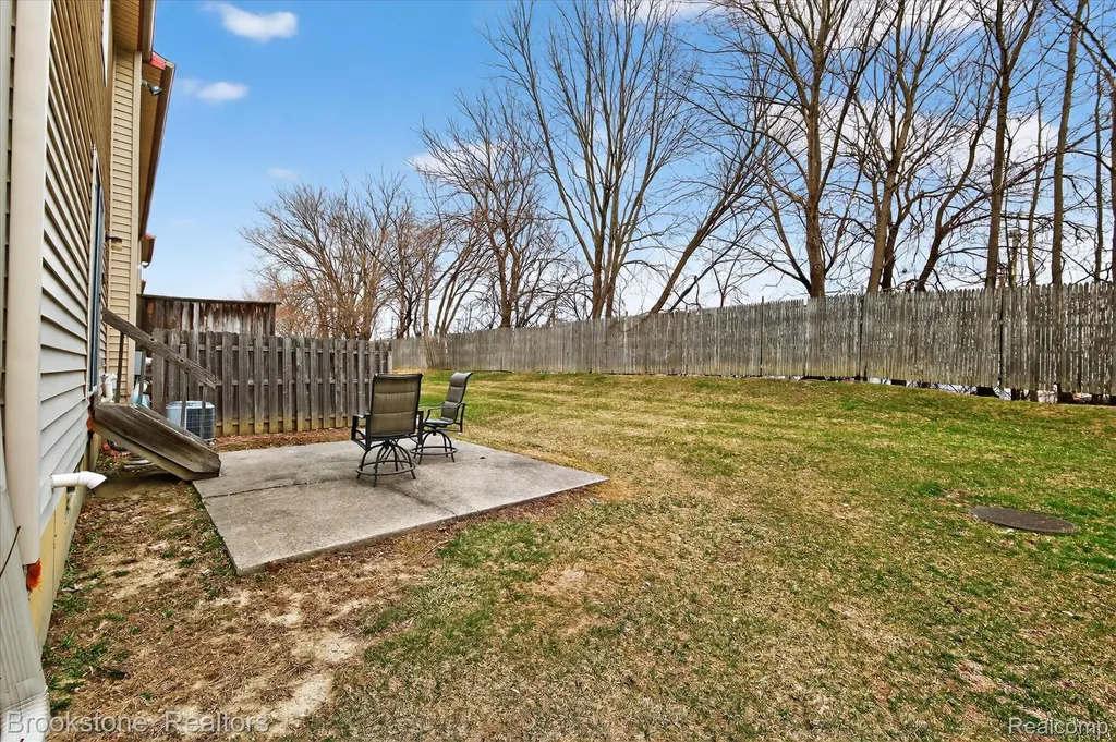 37744 Charter Oaks Boulevard Clinton Charter Township MI 48036