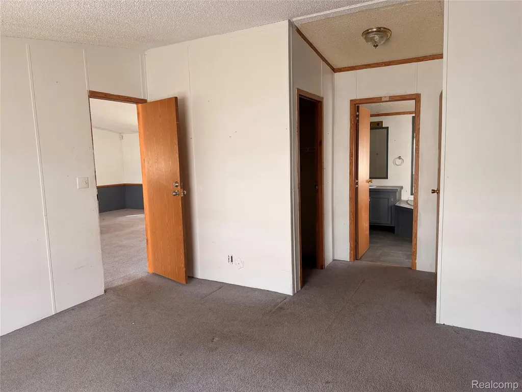 7065 El Paso Boulevard Romulus City MI 48174
