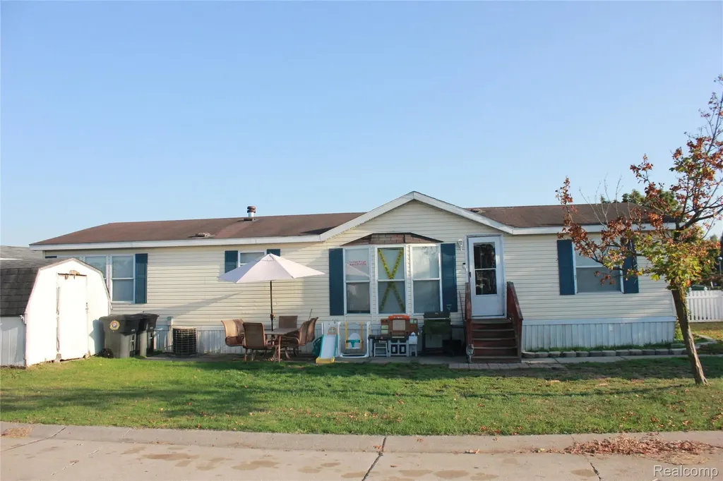 7065 El Paso Boulevard Romulus City MI 48174