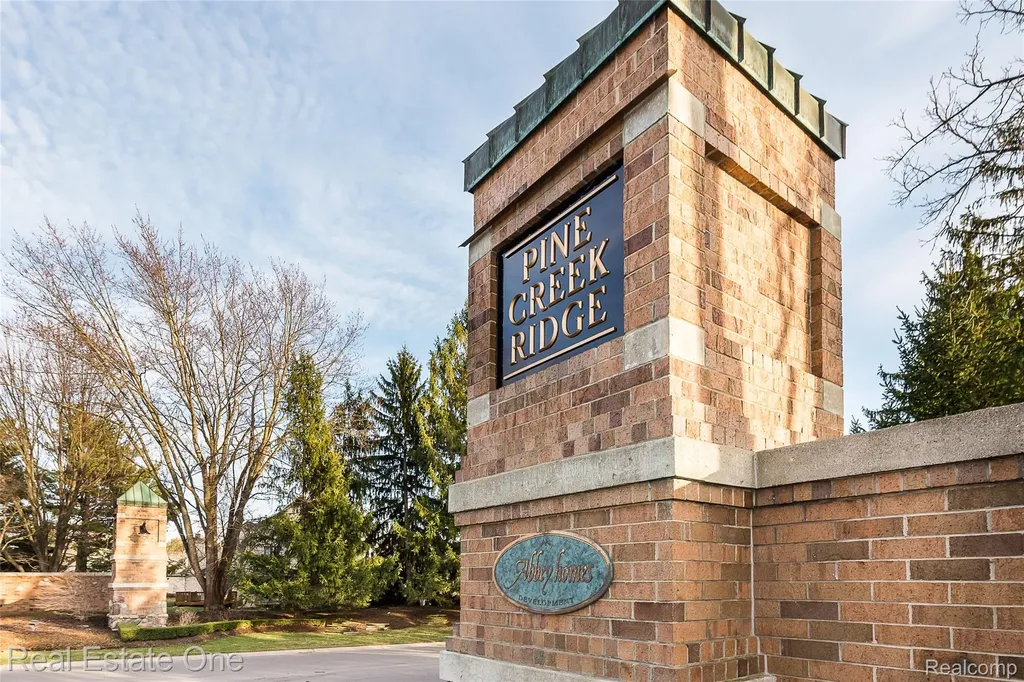 5350 Hidden Pines Drive Genoa Township MI 48116