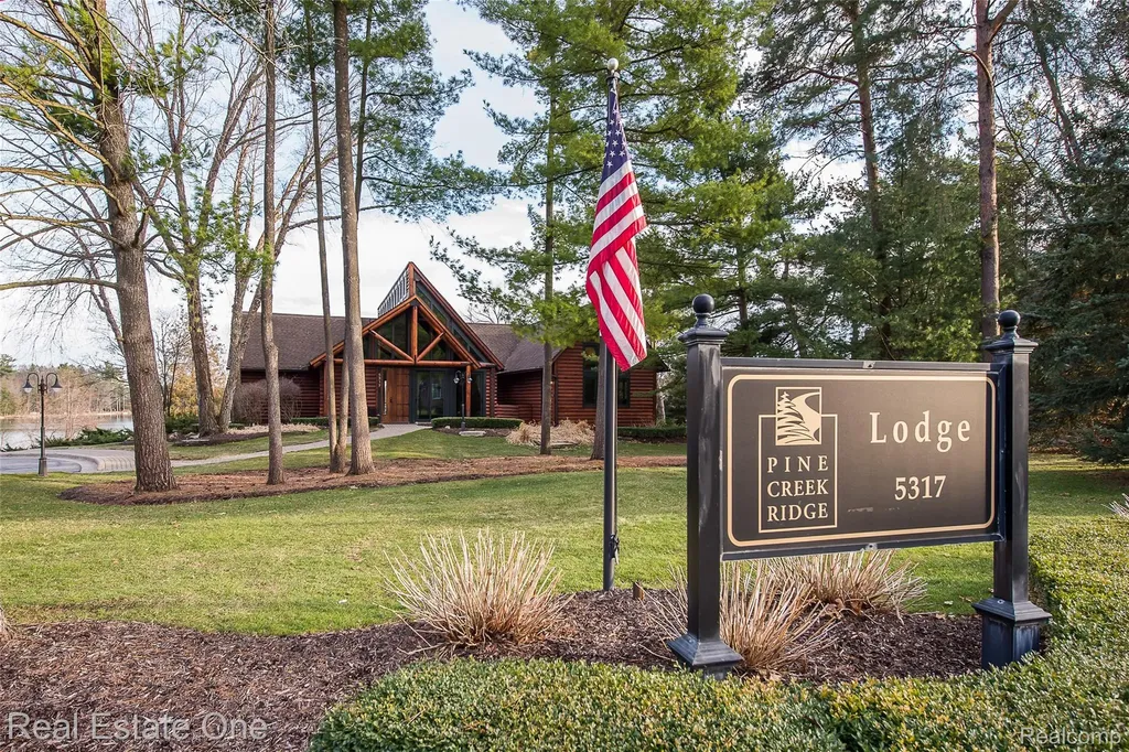 5350 Hidden Pines Drive Genoa Township MI 48116