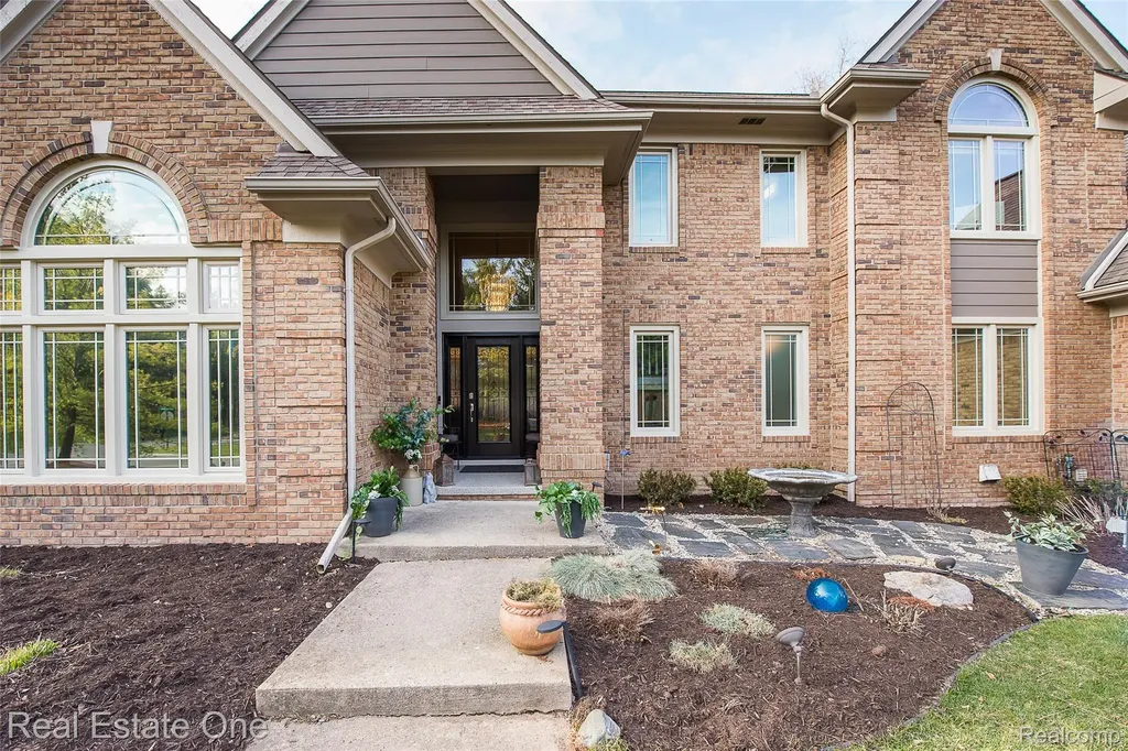 5350 Hidden Pines Drive Genoa Township MI 48116
