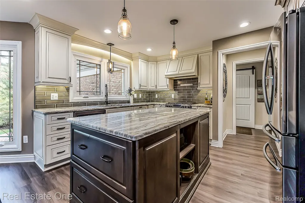 5350 Hidden Pines Drive Genoa Township MI 48116