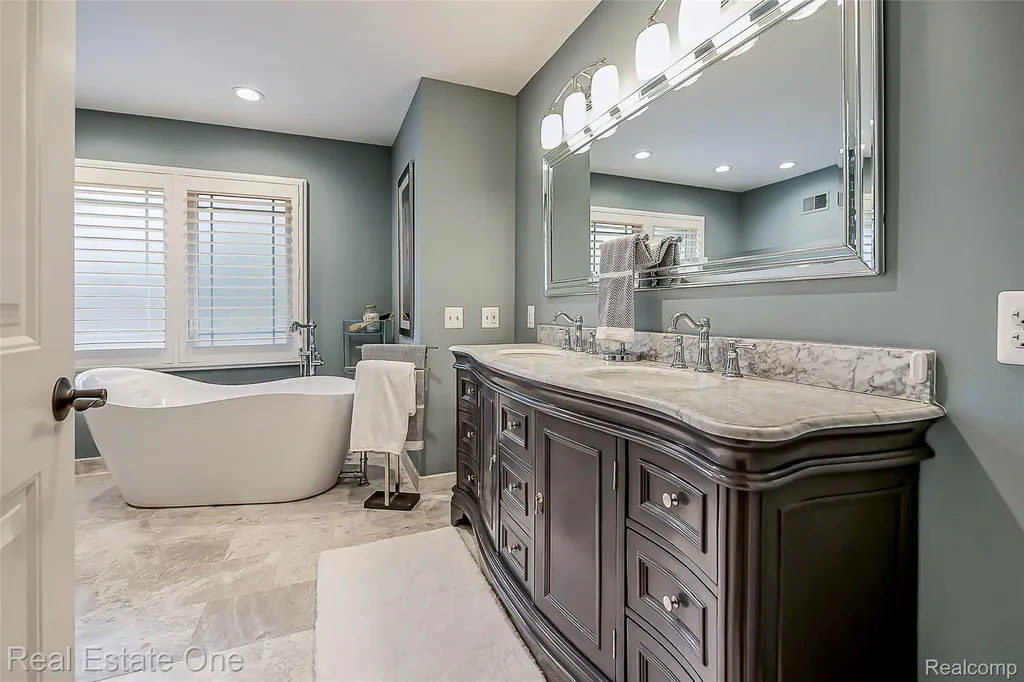 5350 Hidden Pines Drive Genoa Township MI 48116