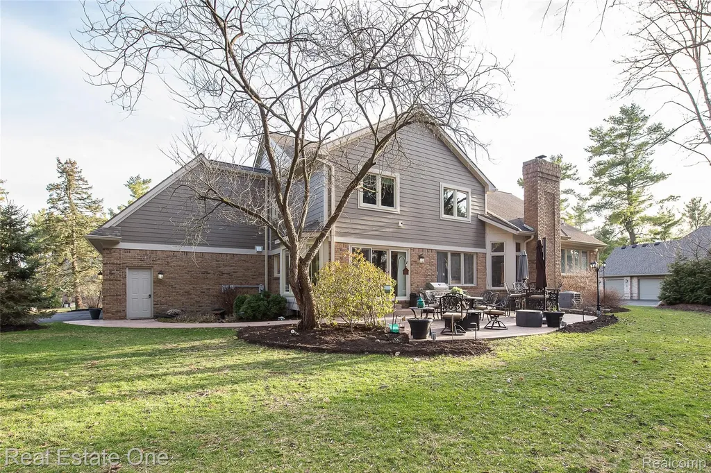 5350 Hidden Pines Drive Genoa Township MI 48116