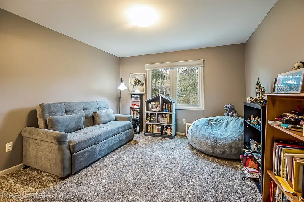 5350 Hidden Pines Drive Genoa Township MI 48116