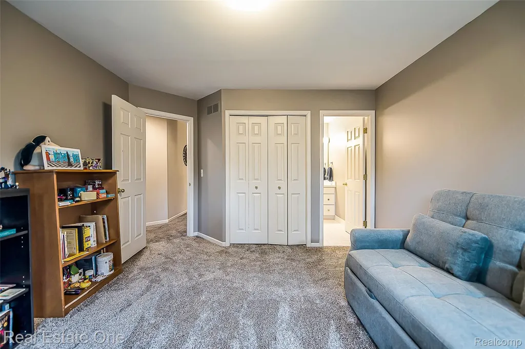 5350 Hidden Pines Drive Genoa Township MI 48116