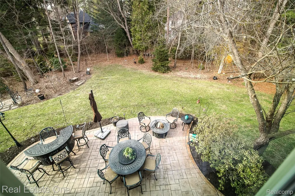 5350 Hidden Pines Drive Genoa Township MI 48116