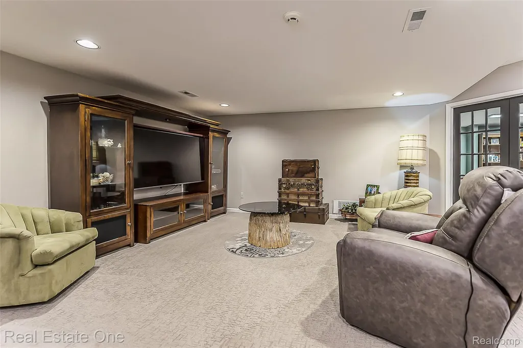 5350 Hidden Pines Drive Genoa Township MI 48116