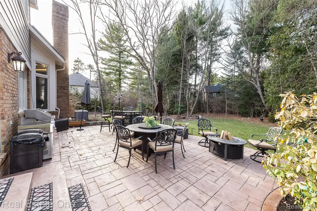 5350 Hidden Pines Drive Genoa Township MI 48116