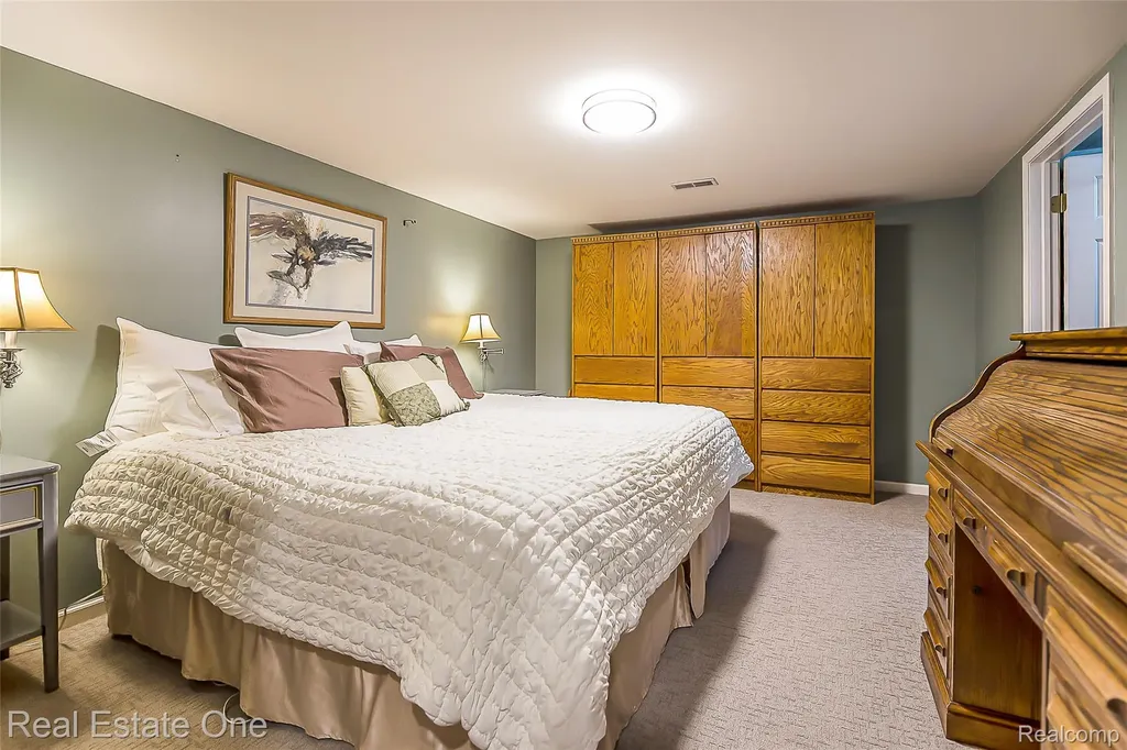 5350 Hidden Pines Drive Genoa Township MI 48116