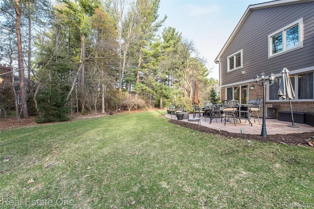 5350 Hidden Pines Drive Genoa Township MI 48116