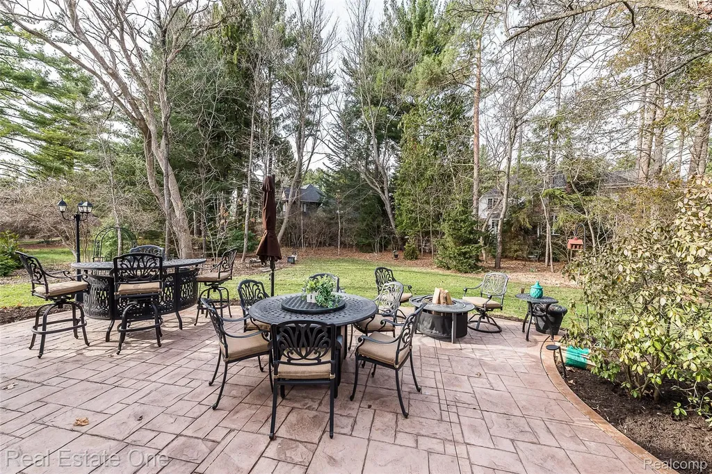 5350 Hidden Pines Drive Genoa Township MI 48116