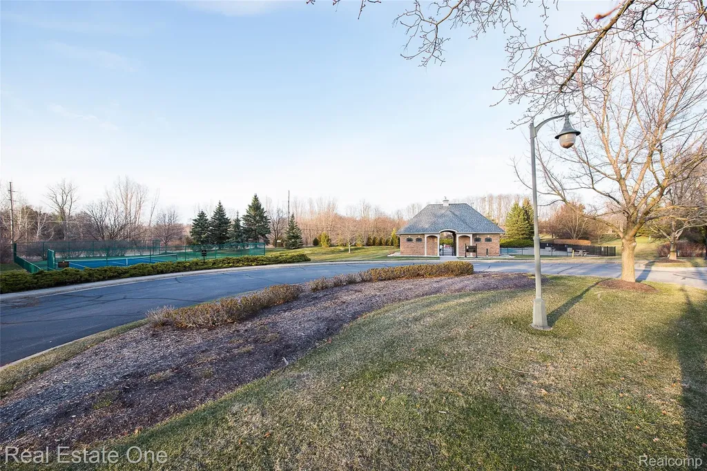5350 Hidden Pines Drive Genoa Township MI 48116