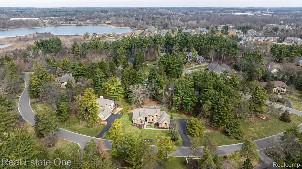 5350 Hidden Pines Drive Genoa Township MI 48116