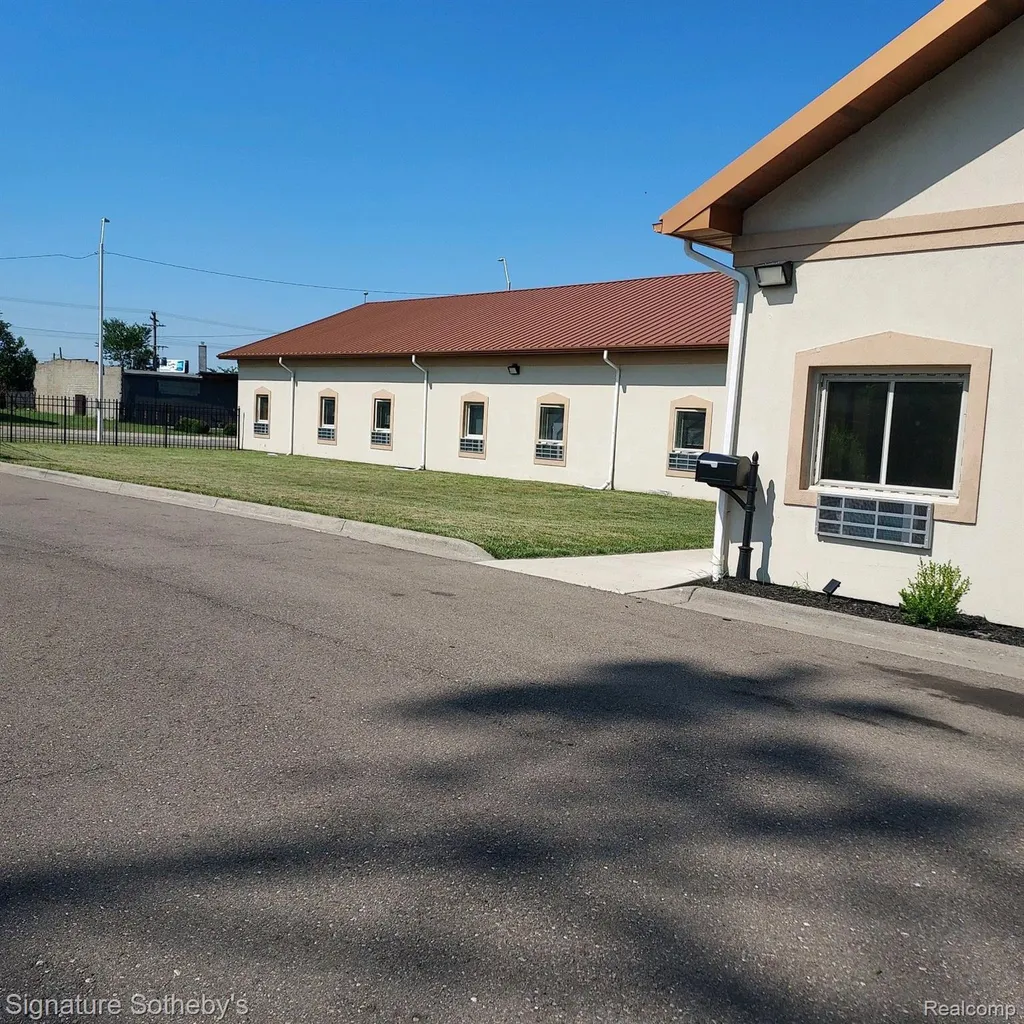 13850 Grand River Avenue Detroit City MI 48227
