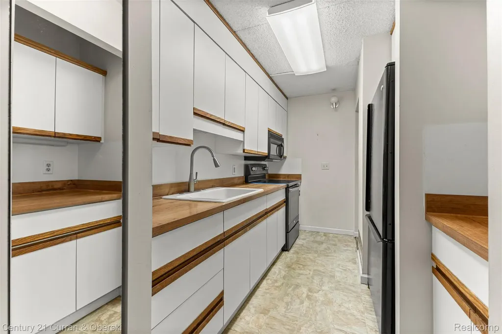21800 Morley Avenue Dearborn City MI 48124