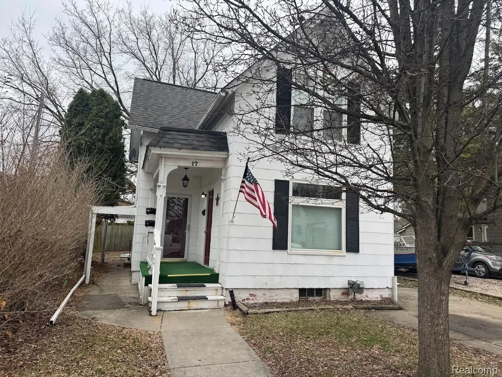 17 Stapleton Street Mt. Clemens City MI 48043