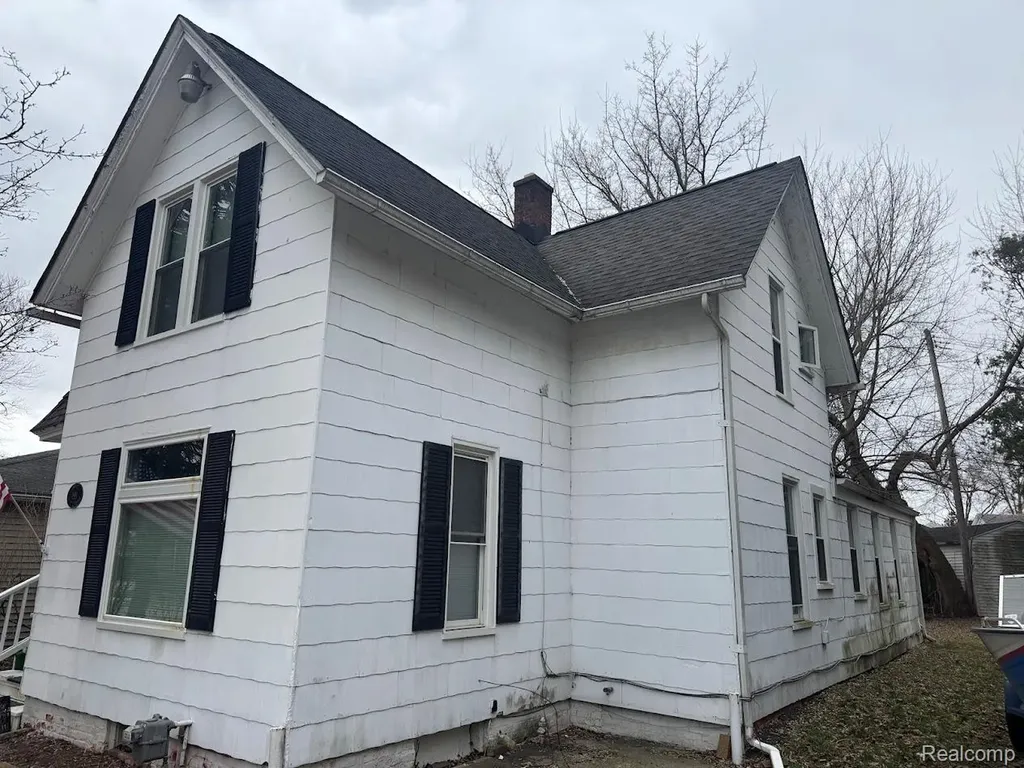 17 Stapleton Street Mt. Clemens City MI 48043