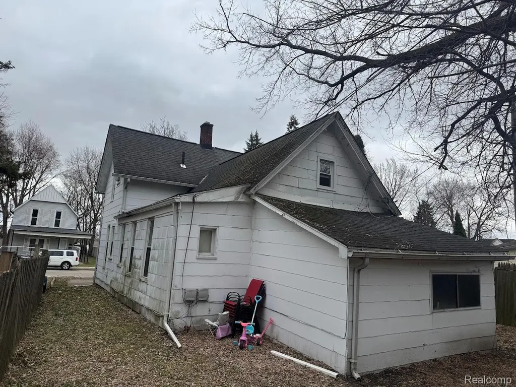17 Stapleton Street Mt. Clemens City MI 48043