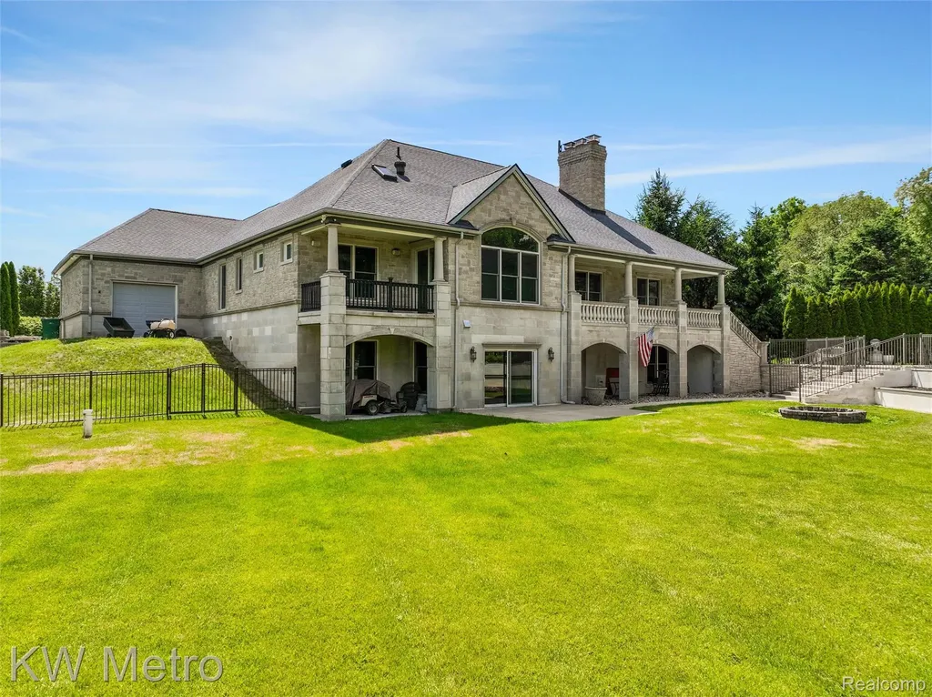 65884 Windrose Court Ray Township MI 48096
