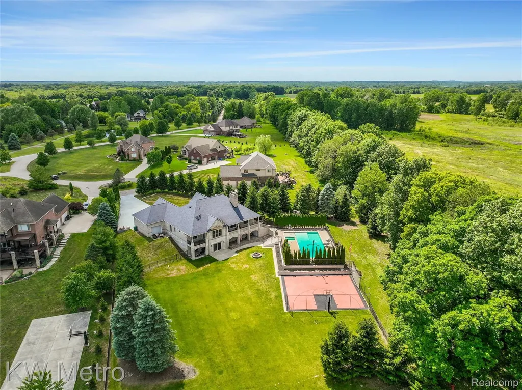 65884 Windrose Court Ray Township MI 48096