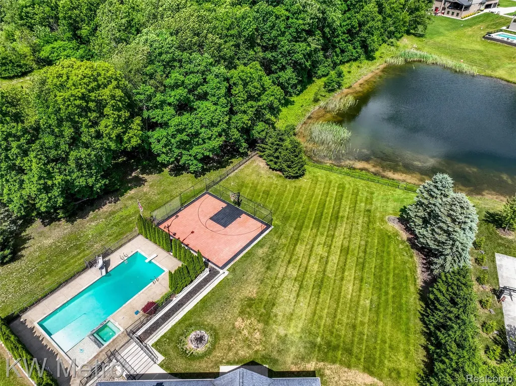 65884 Windrose Court Ray Township MI 48096