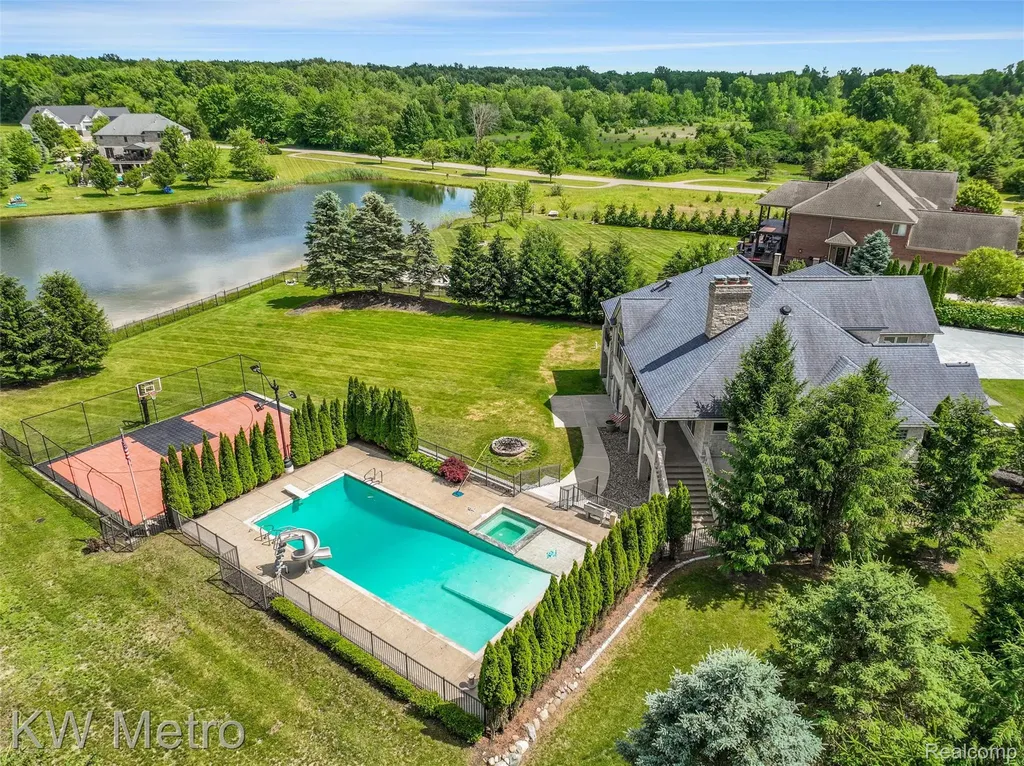 65884 Windrose Court Ray Township MI 48096