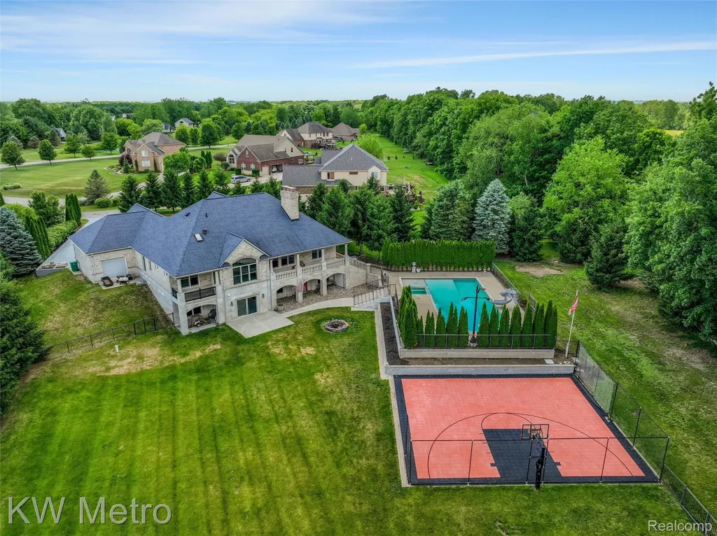 65884 Windrose Court Ray Township MI 48096