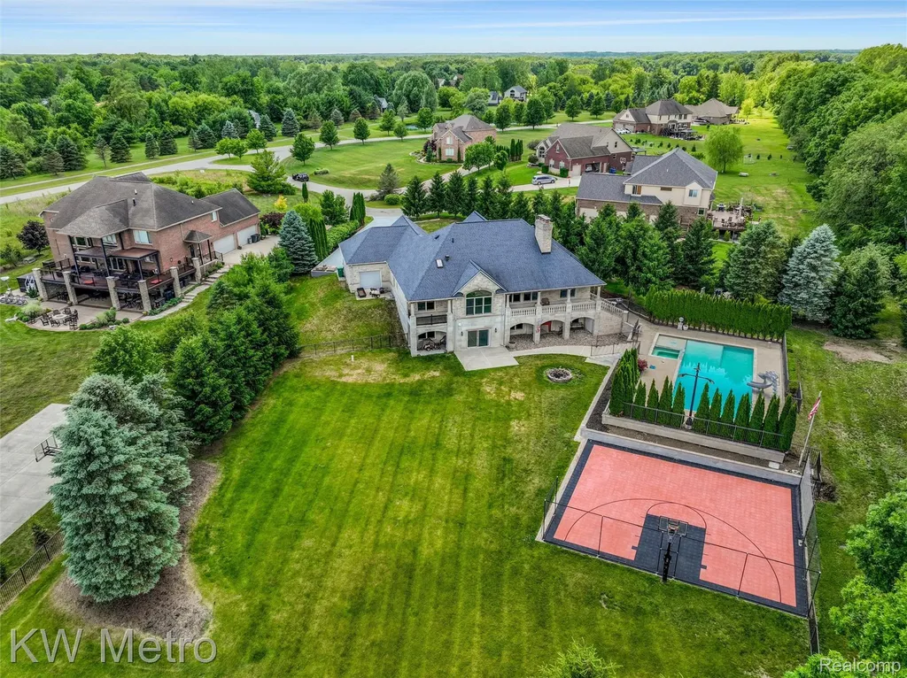 65884 Windrose Court Ray Township MI 48096