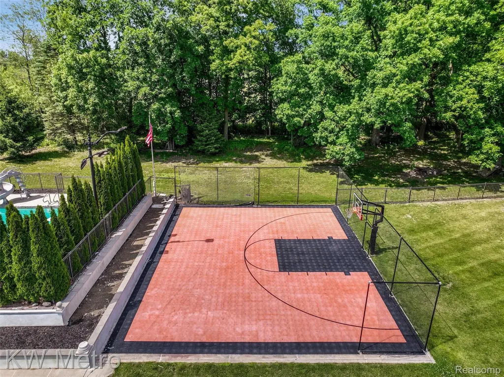 65884 Windrose Court Ray Township MI 48096