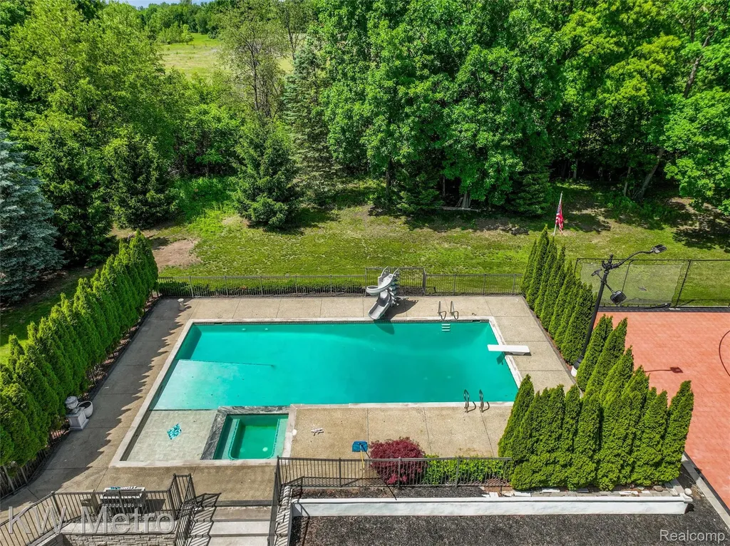65884 Windrose Court Ray Township MI 48096