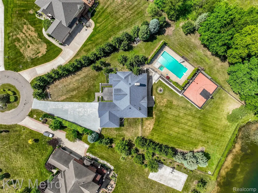 65884 Windrose Court Ray Township MI 48096