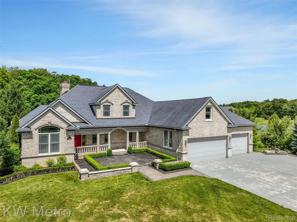 65884 Windrose Court Ray Township MI 48096