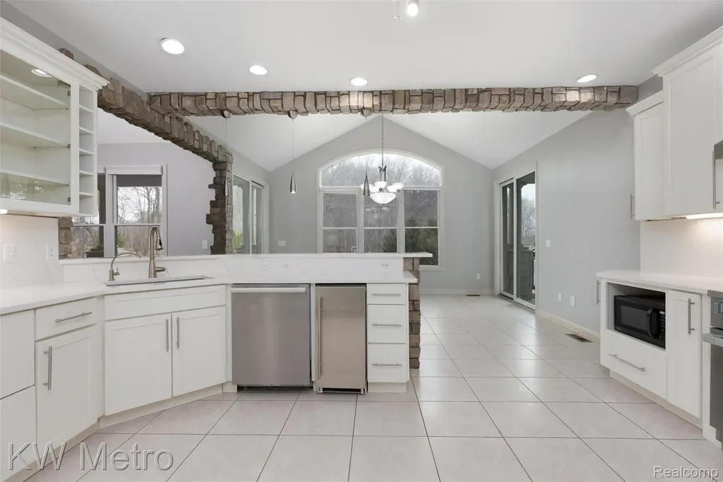65884 Windrose Court Ray Township MI 48096