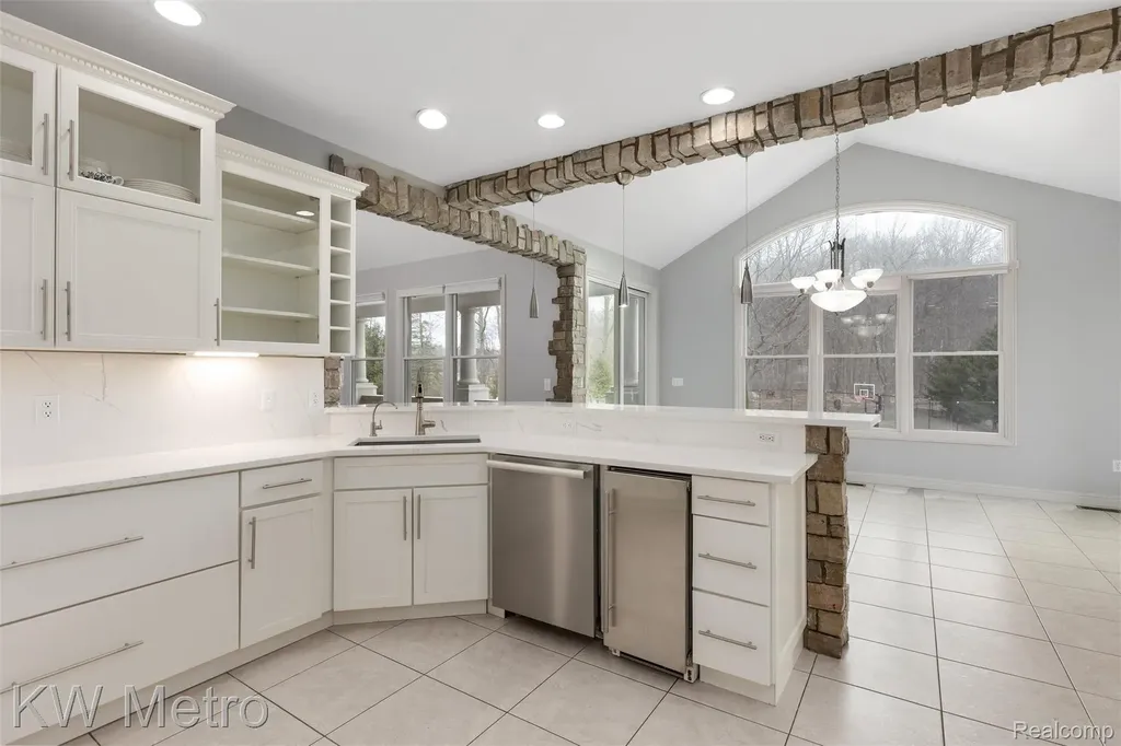 65884 Windrose Court Ray Township MI 48096