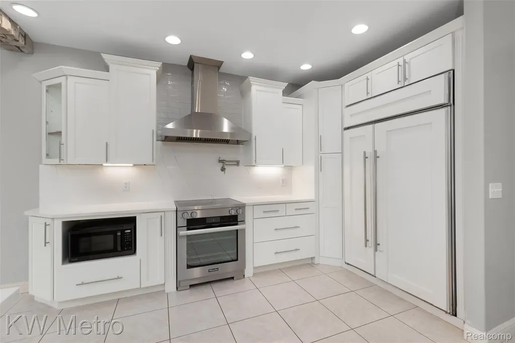 65884 Windrose Court Ray Township MI 48096