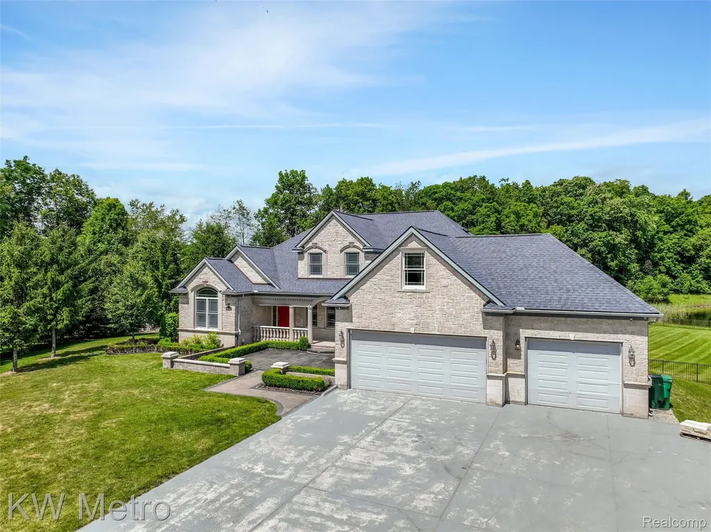 65884 Windrose Court Ray Township MI 48096