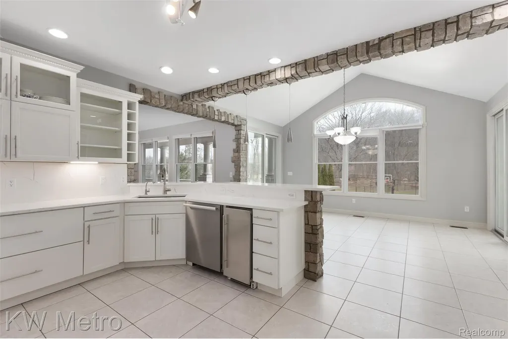 65884 Windrose Court Ray Township MI 48096
