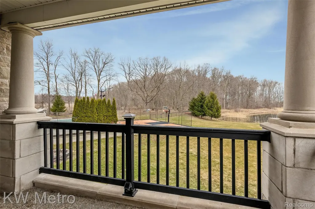 65884 Windrose Court Ray Township MI 48096